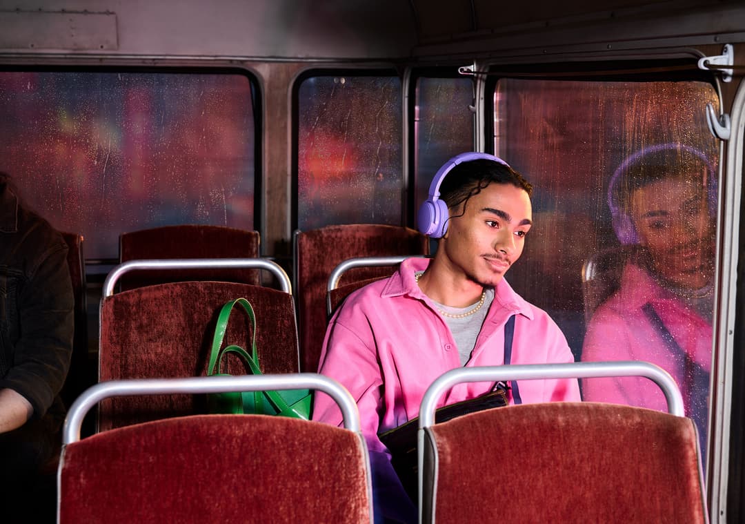Man lyssnar på en ljudbok i BookBeat-appen